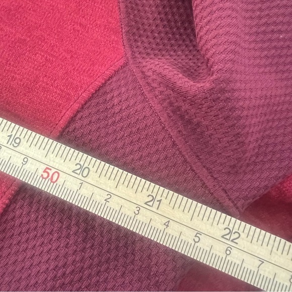 The North Face Women’s Athletic FlashDry 3/4 Zip Jacket Size XL  Burgundy - Picture 10 of 11